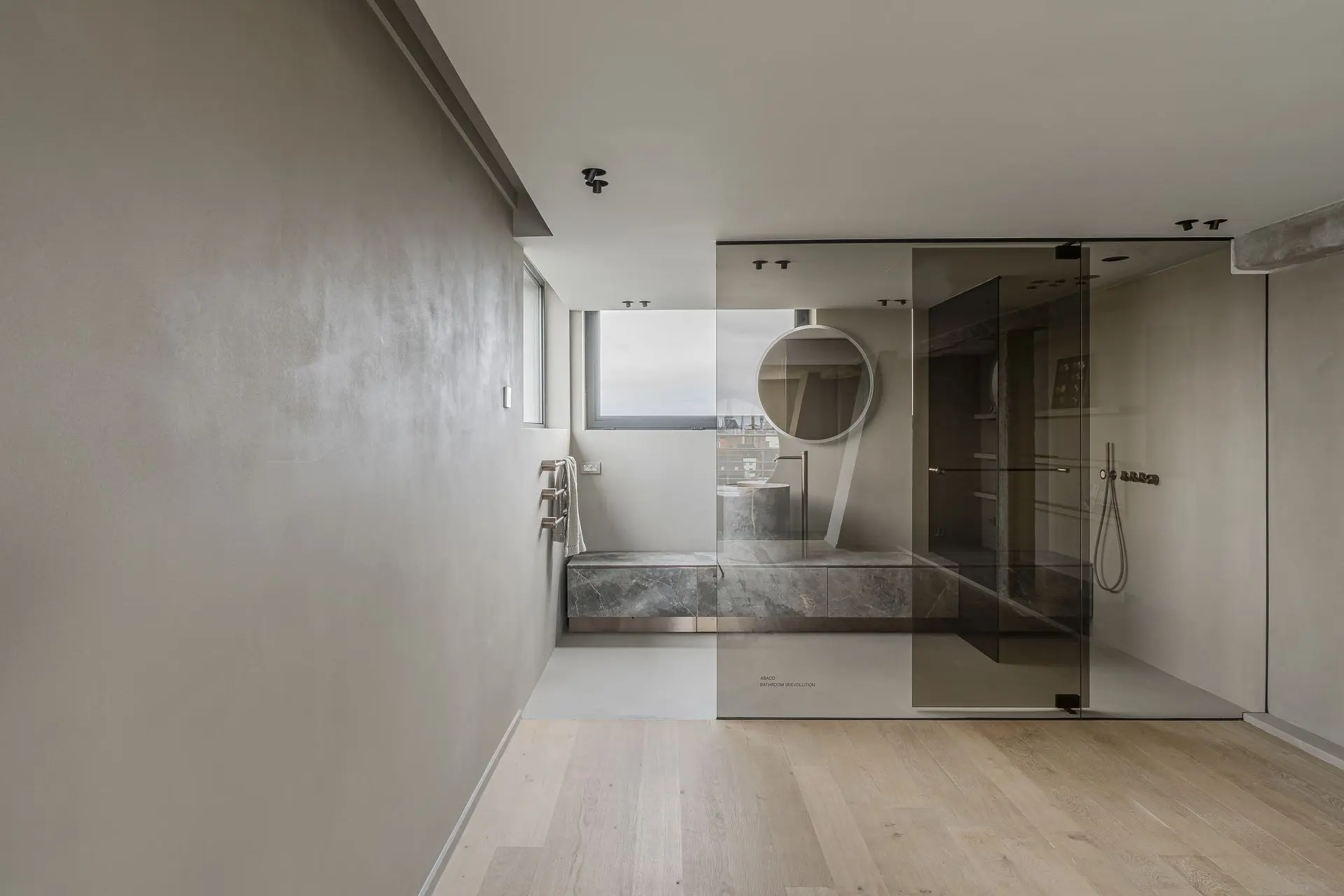 Sfeervolle badkamer met Forcrete microcement
